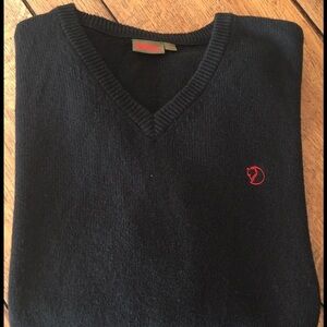100% wool FjallRaven black sweater